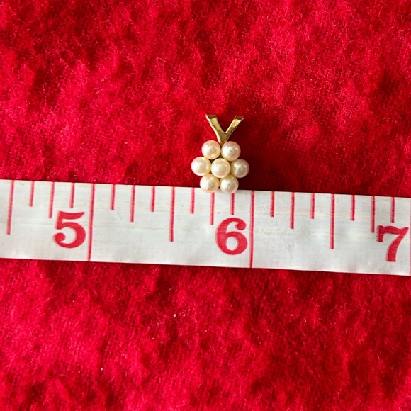 Trade w/ sajra1021 ONLY for $25 + Pink Jacket 🩷   Vintage Gold Pearl Pendant - Picture 2 of 8